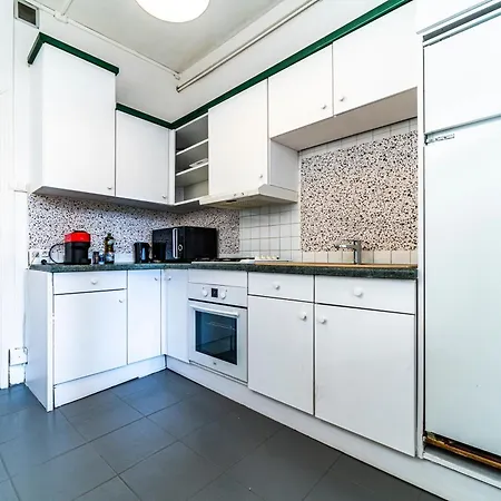 Apartment T2 Jardin Prive - Europe *